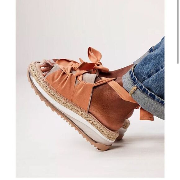 Free People Chaplin Sport Sandal Size 5.5 (36) in Pancake Colorway NIB - Picture 3 of 10